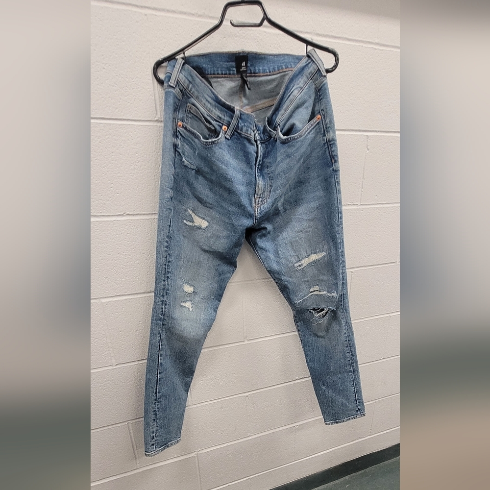 H&M Ripped Jeans - Picture 3 of 3